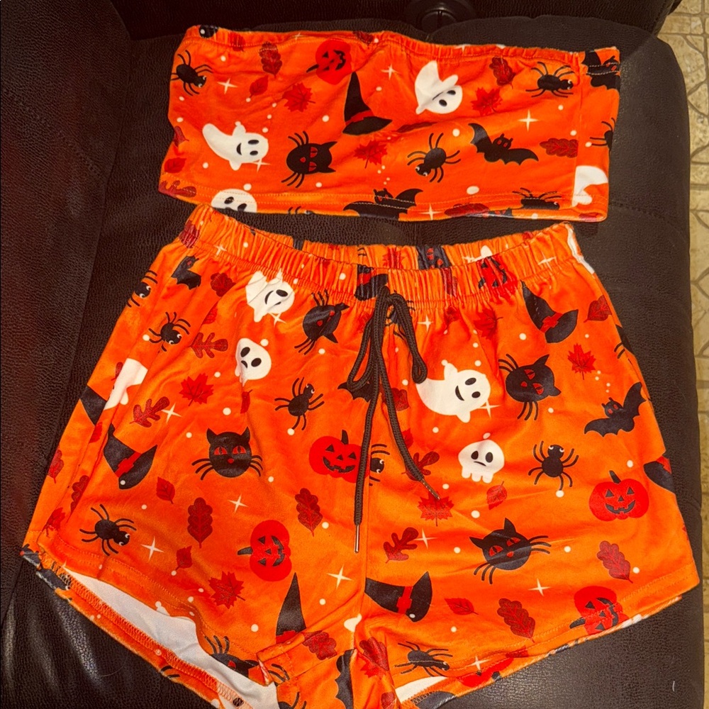 SHEIN Orange Halloween Print Pajama Set